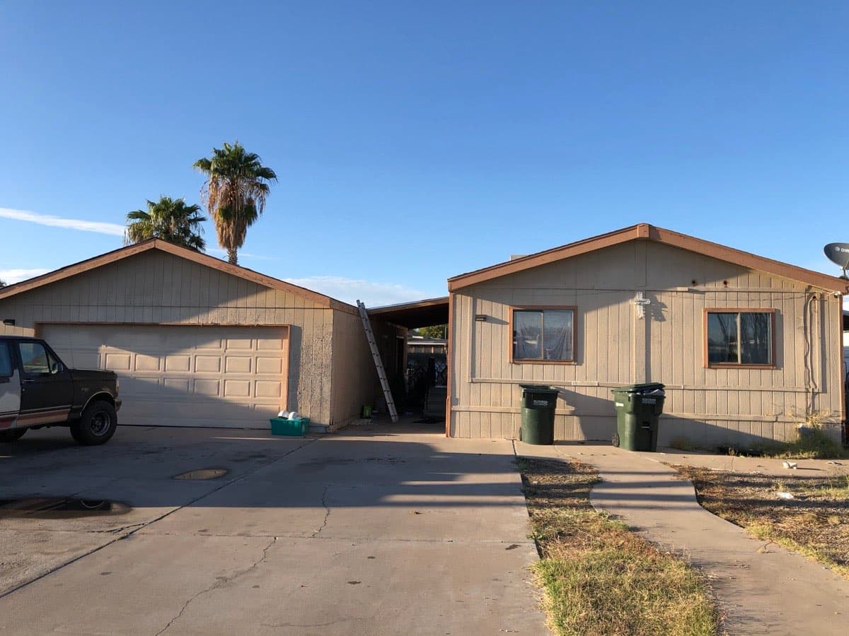 Double-wide manufactured home in Glendale, AZ that We Buy Mobile Homes Arizona purchased from Kenneth for cash, as-is